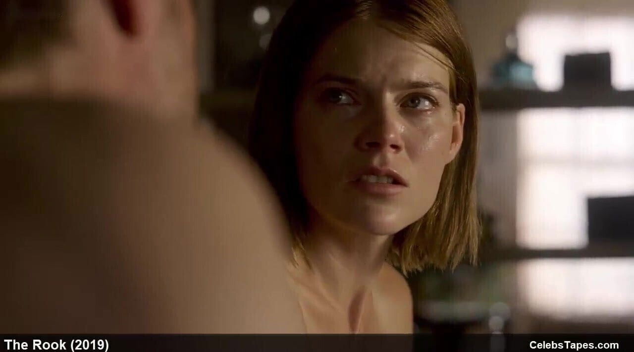 Emma Greenwell nude passionate scenes