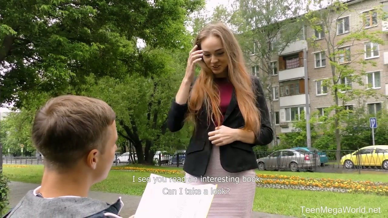 Taking walk svelte Alex Diaz lures invites home