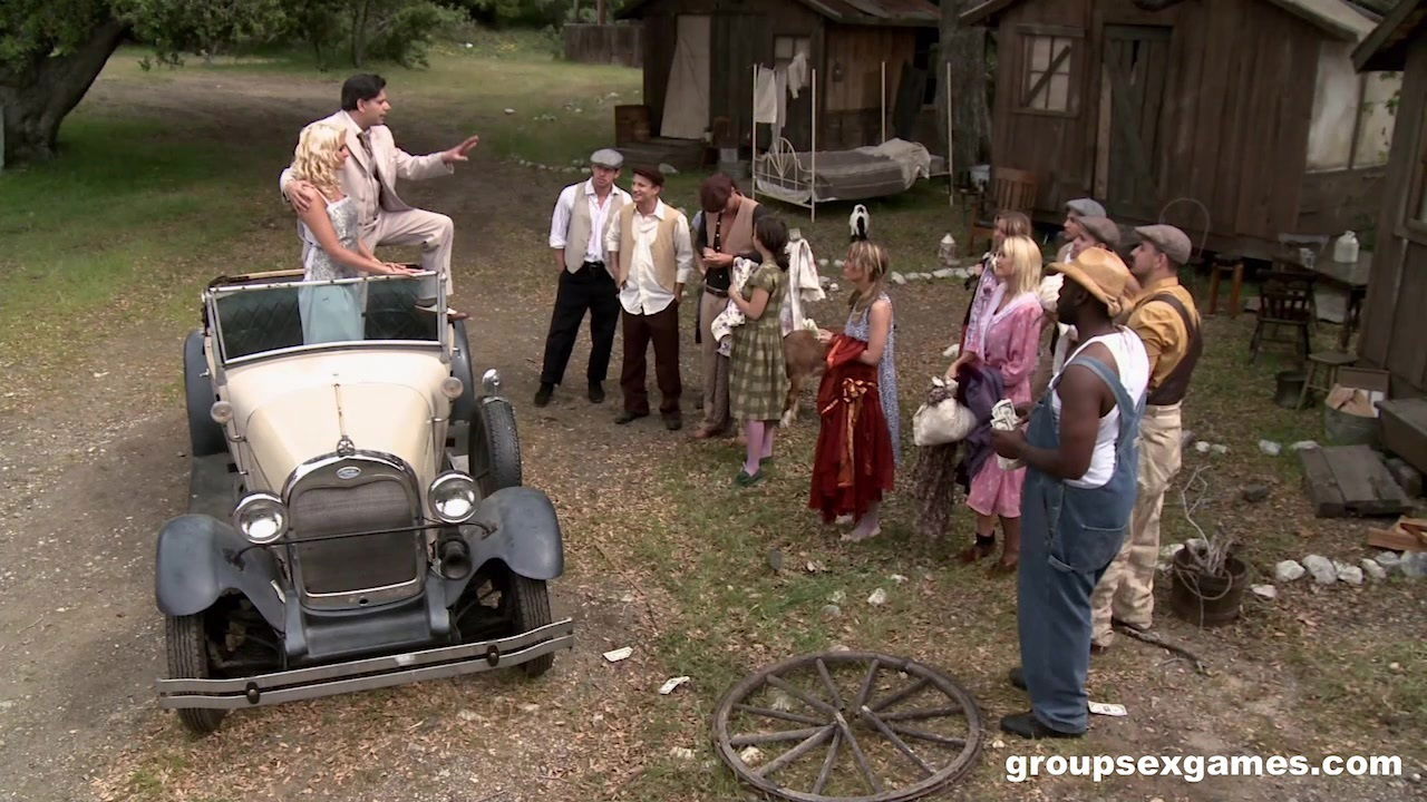 Hannah West enjoys outdoor fuck with stranger during vacation