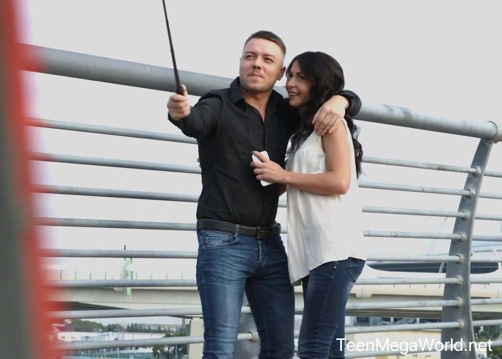 Romantic sexy black head Roxy gets nude spreads legs wide fucked