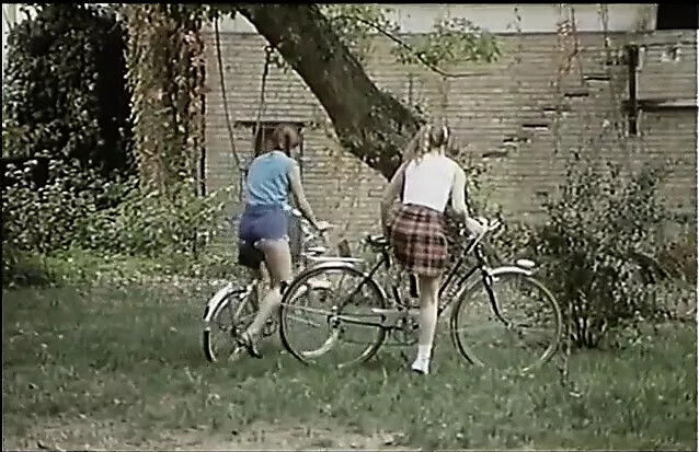 Blanche fesse mains (1978)