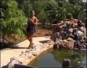 HYE Three Old Guys Meet A Little Beautte !