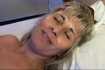 lisa squirts after cunt given attention