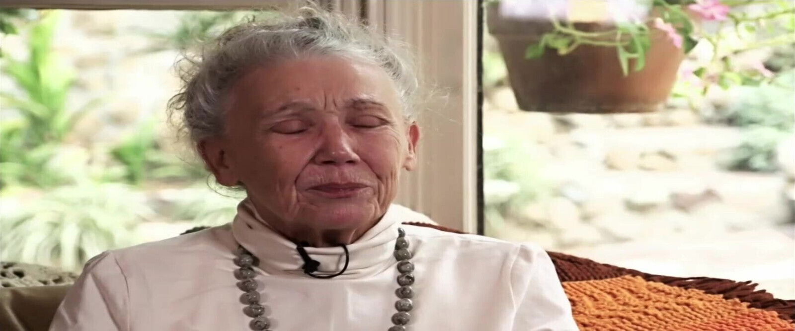 INTERViEW with Georgina Spelvin - MKX