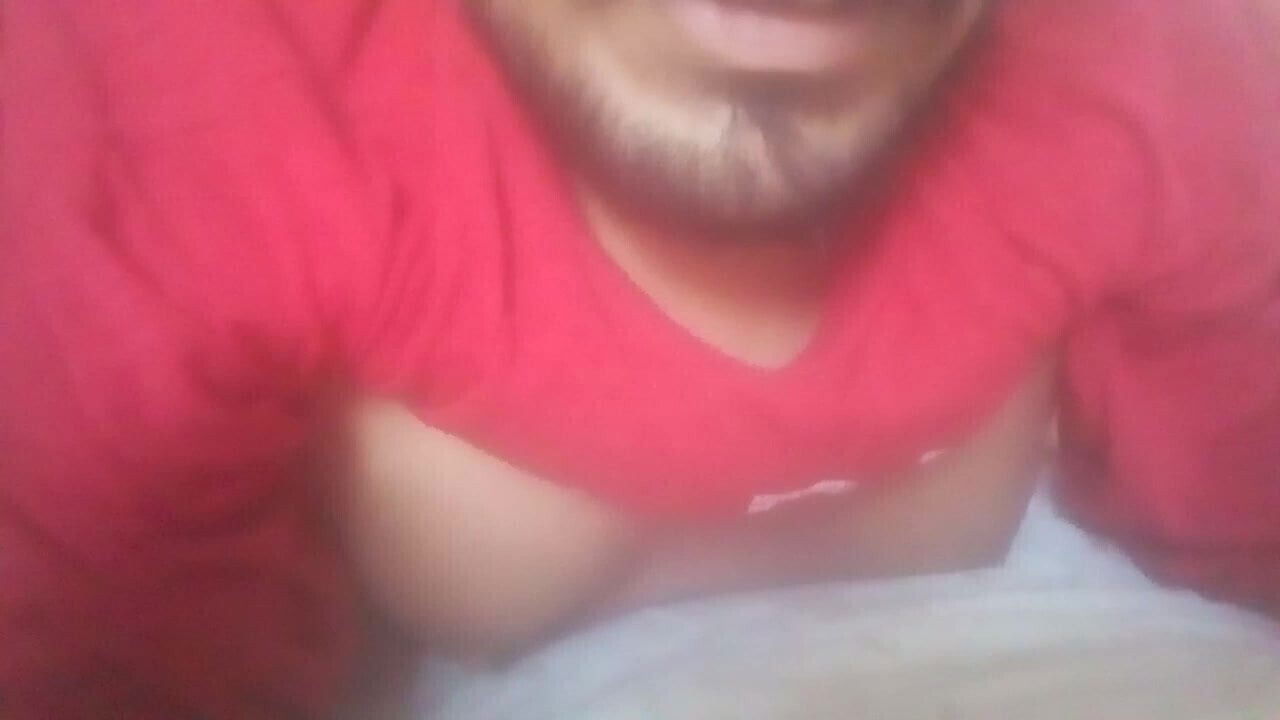 clarifications while i play with my tits (spanish)