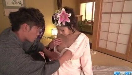 Yuna Shiratori spreads legs More javhd.net