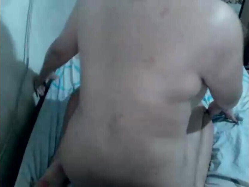 Very pretty st cums hard