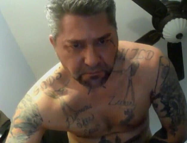 Muscled and tattooed daddy 1609119