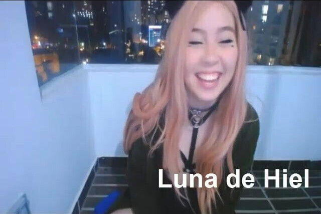 La Pelirroja se cambio de color de cabello 3 