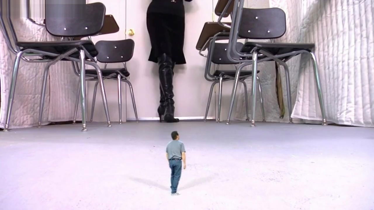 Giantess Teacher crush tiny man