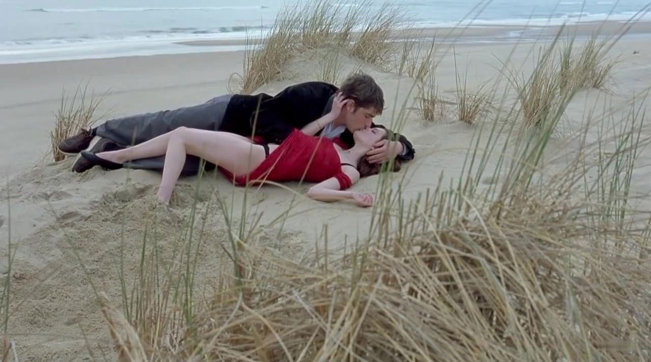 Roxane Mesquida - Fat Girl 2001