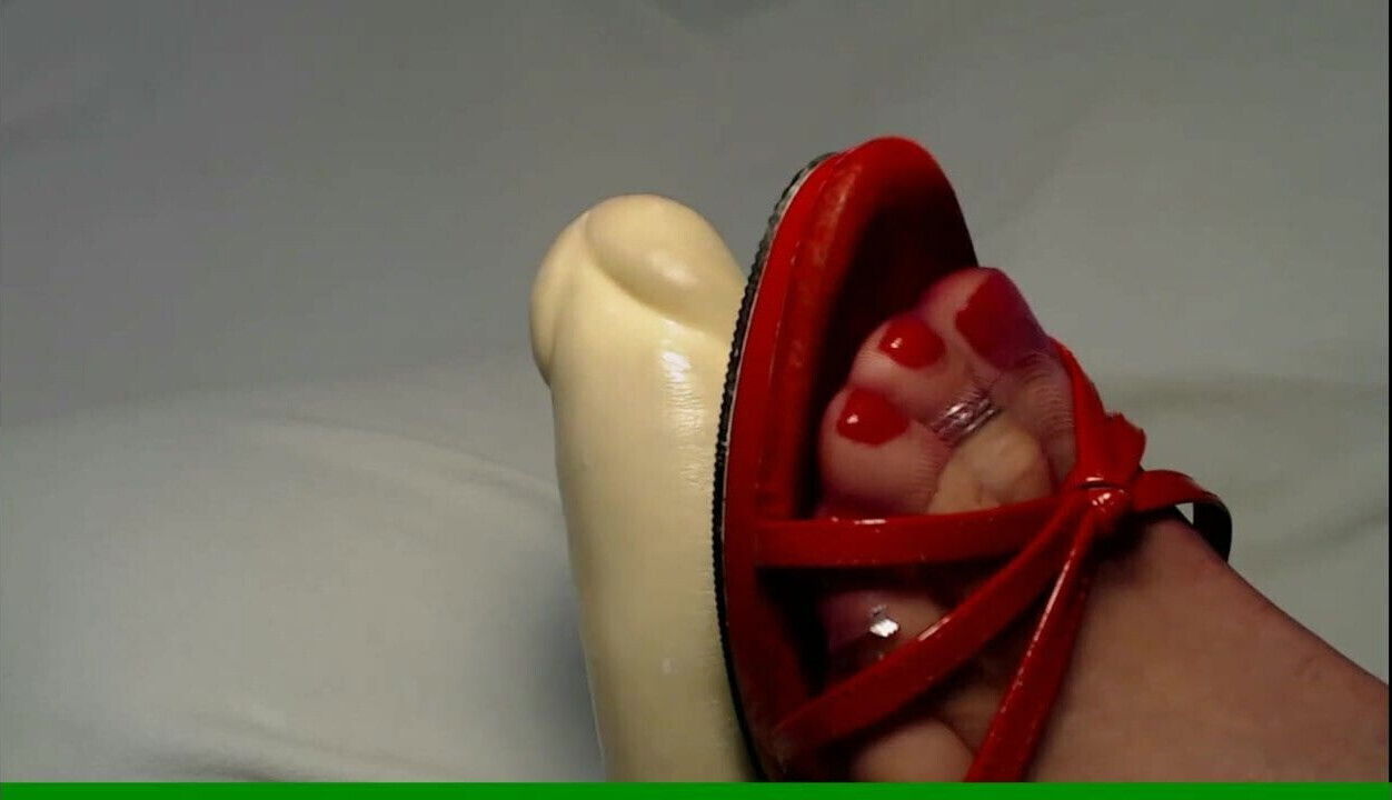 Kathy's ultra sheer reinforce nylons sandals footjob