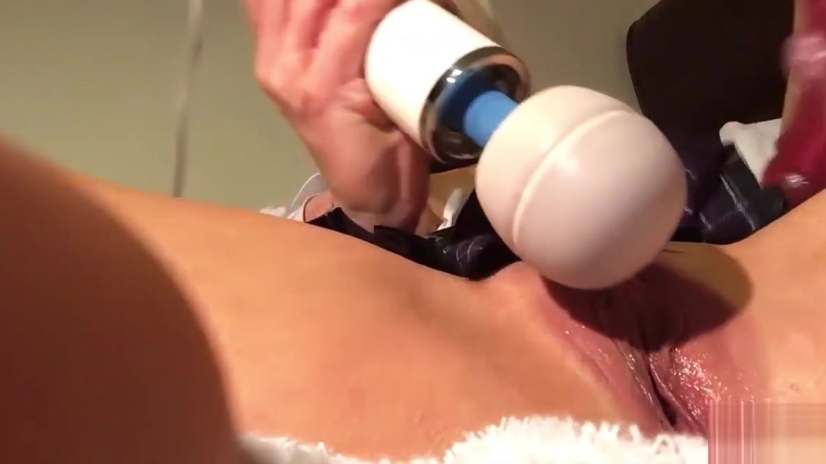 Jennifer Jade Extreme Dildo Fucking Wet Pussy Close Up