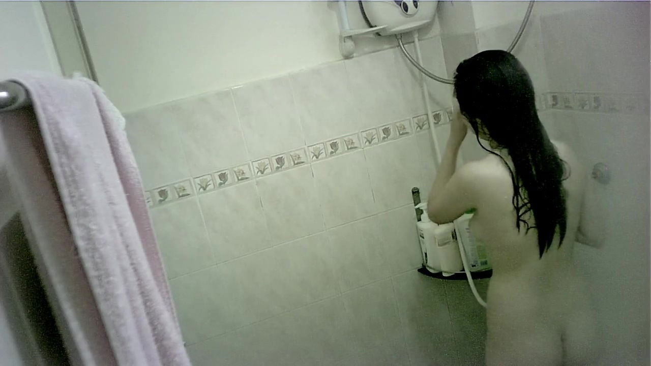 Tiny Chinese Teen Bathing Spy-cam