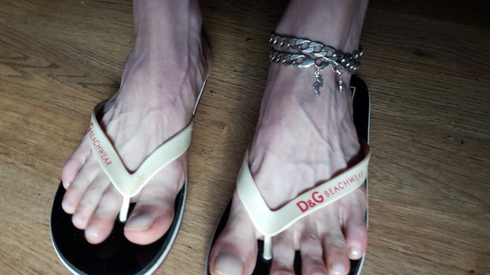 Cum on my sexy Flip Flop Feet 