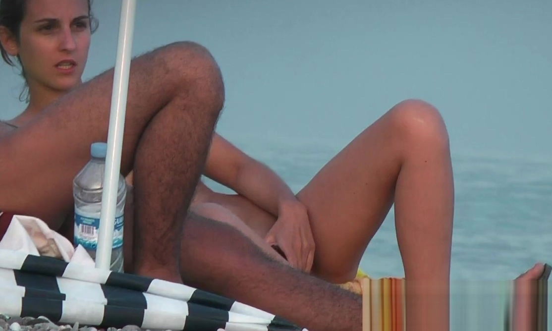 Nudist beach voyeur camera hunting for naked pussies