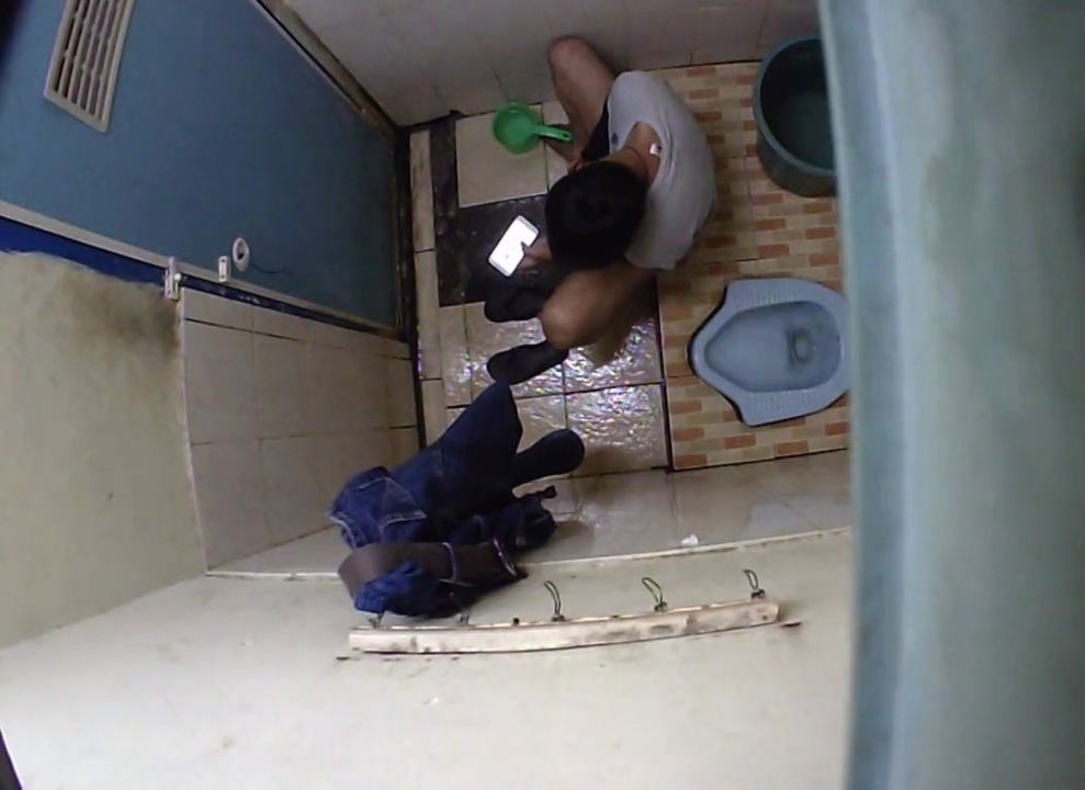 Spycam Boy Martubation In Toilet