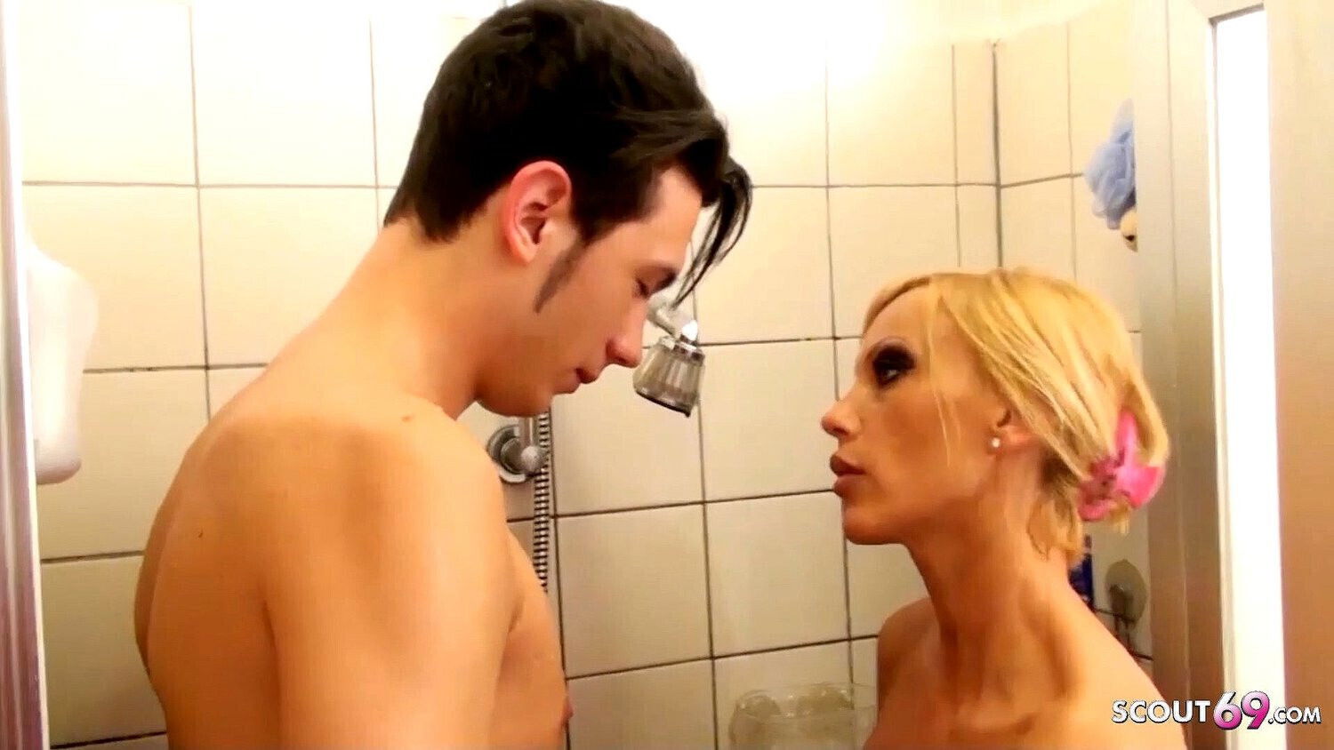 GERMAN STEP SEDUCE YOUNG FUCK SHOWER