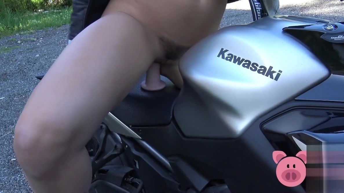 SQUIRT ON MY BIKE FROM VICTORIA ALOUQUA