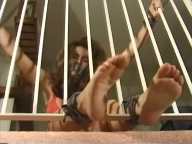 Kelsie Chambers bondage