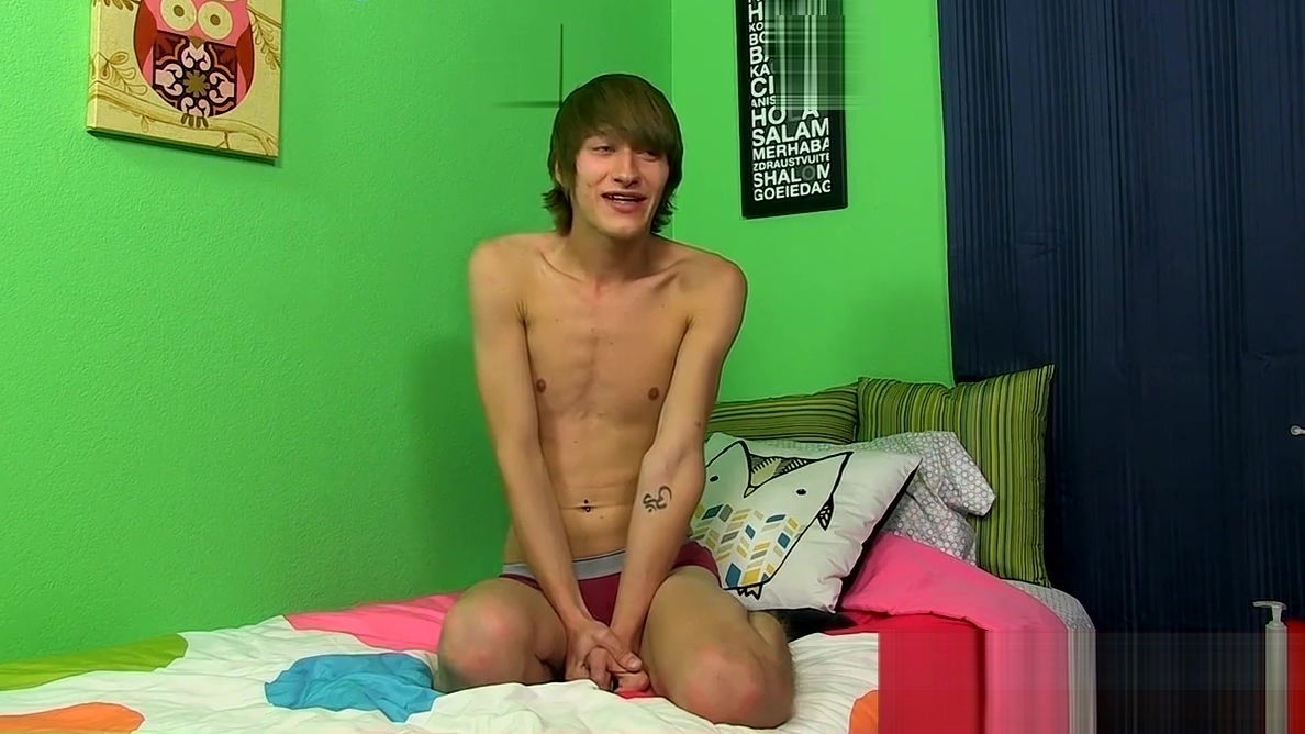 Skinny homosexual Kyle Eldritch masturbates wearing socks