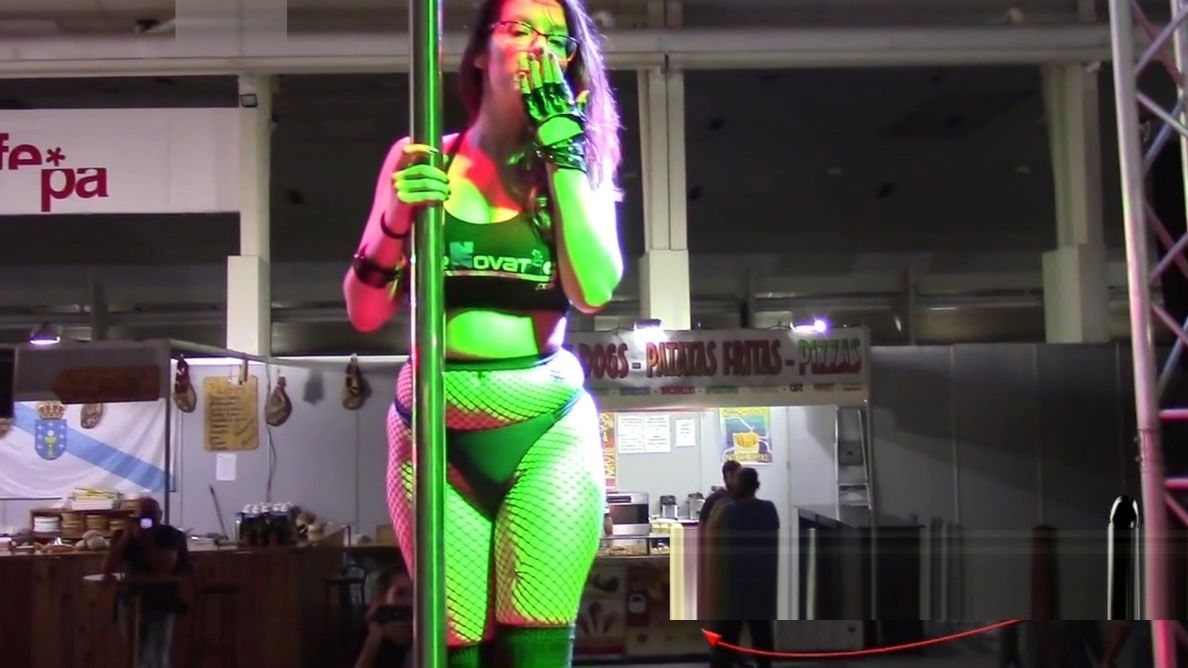 Show erotico de Zenda Sexy en la barra del SEM 2018 camara 2