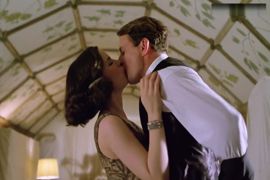 Kate Beckinsale - Naked Swimming, Girl on Top Sex, Topless & Butt - Haunted