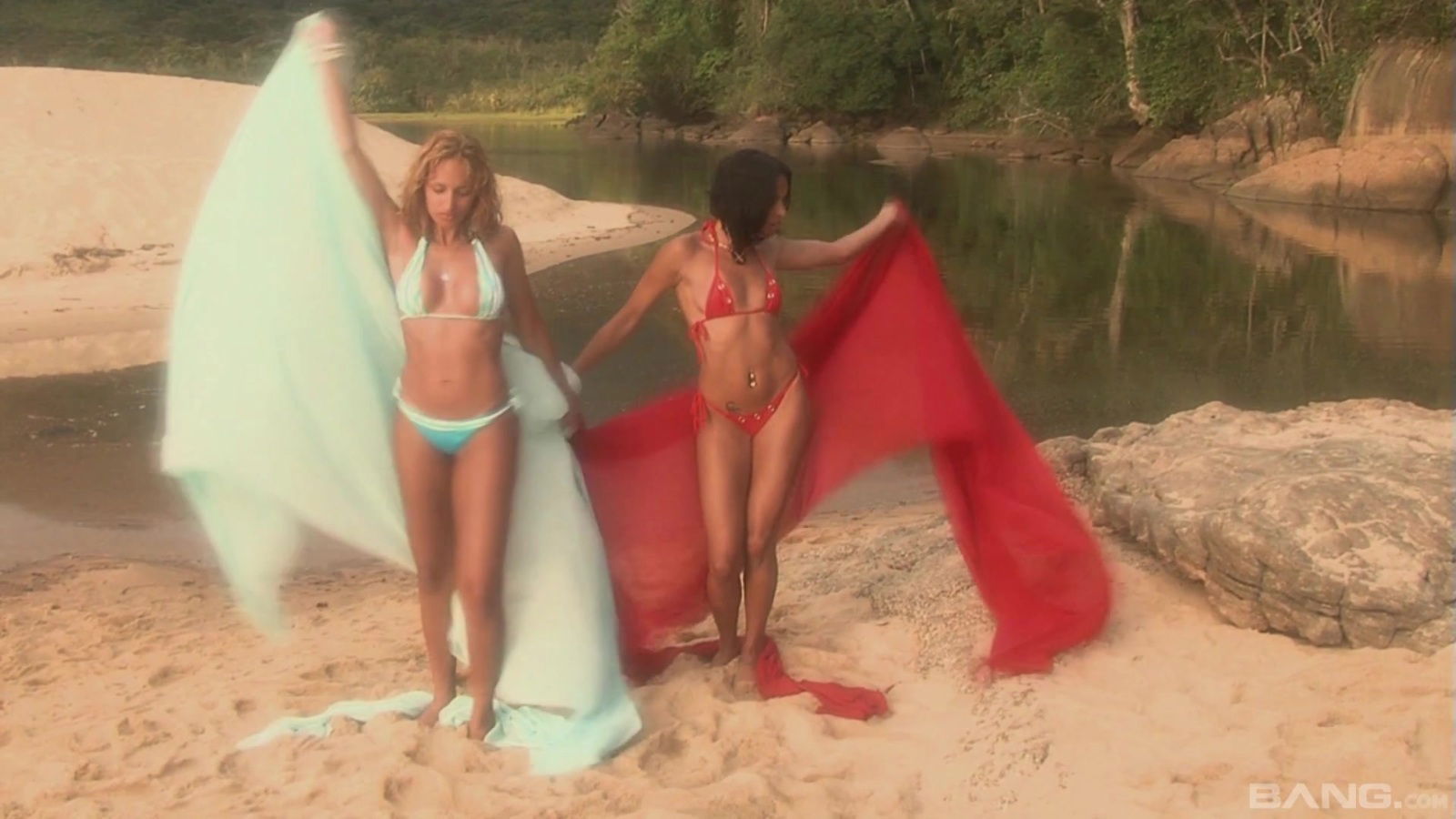 Karine Muller gets her wet pussy licked by her lesbian friend