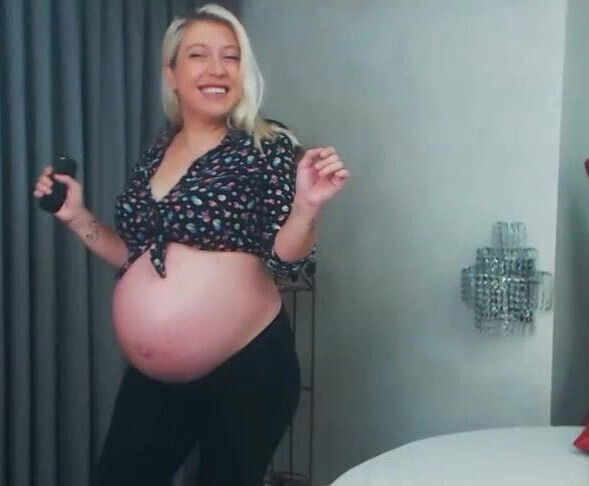 Pregnant twerking clothes