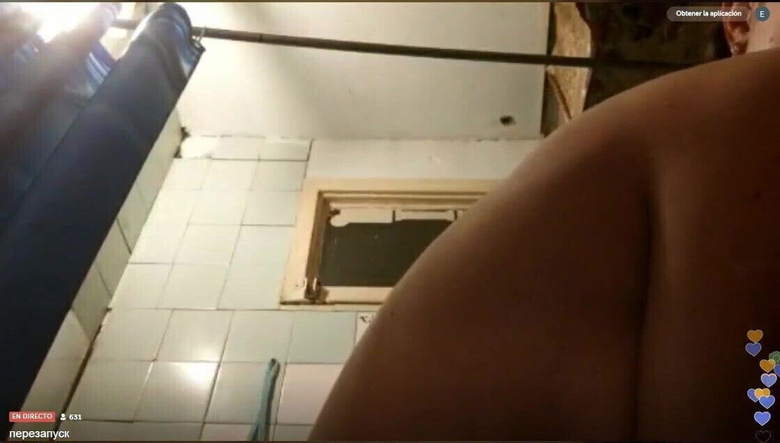 Brunette shower nipslip Periscope