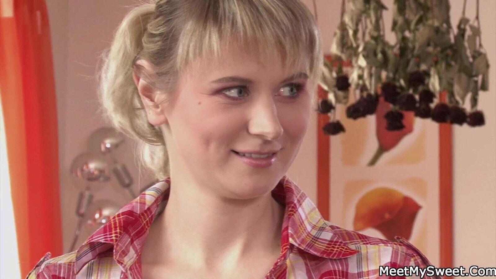 Future in laws and son's girlfriend family 3some