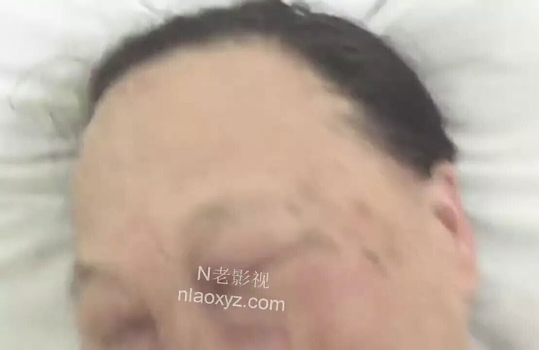 chinese lady sucks dick