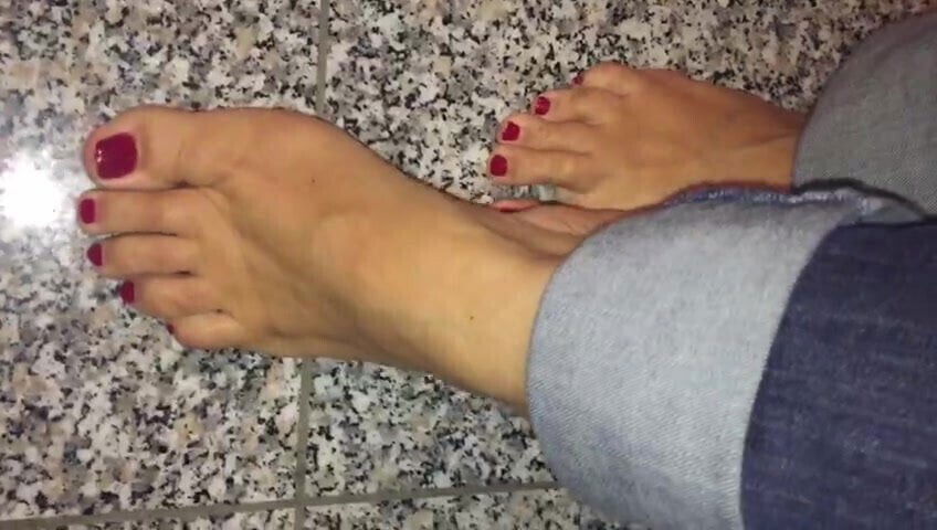 Rote Zehen meiner Frau