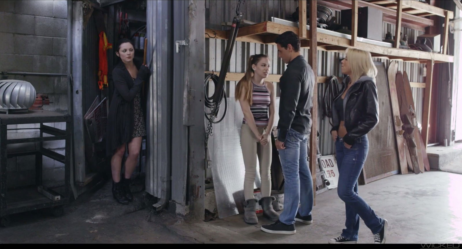 Really slutty bitch Petra Blair takes into mouth terrific blowjob