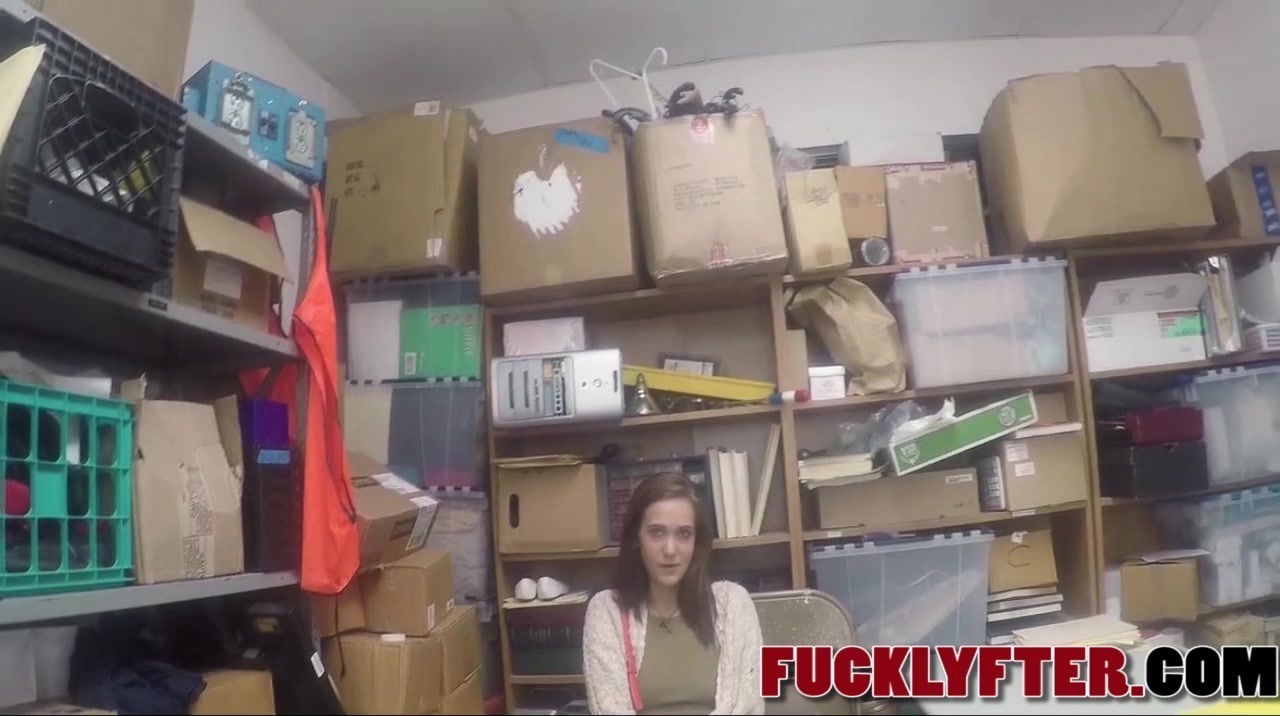 Peyton Robbie, Sheena Ryder daughter caught fucked stealing