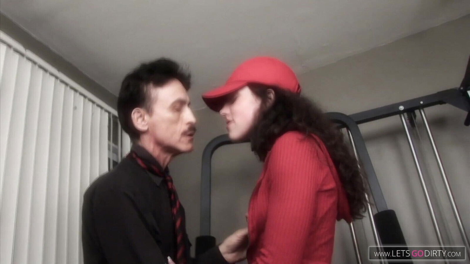 Alter Sack fickt junges Teen