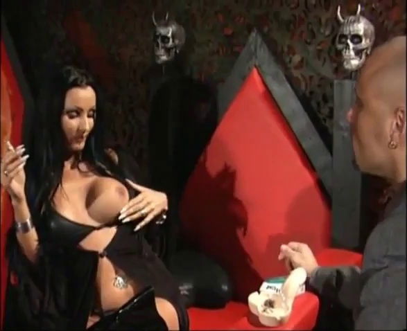 sidney dark goth milf