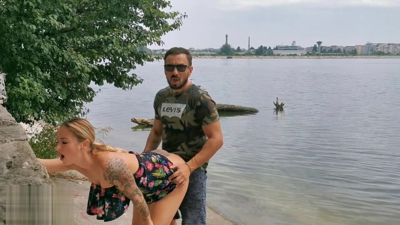 Amateur couple caught fucking public park. WetKelly