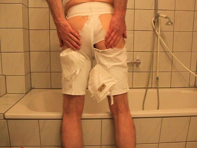  he teared up his ripped white bermuda jeans