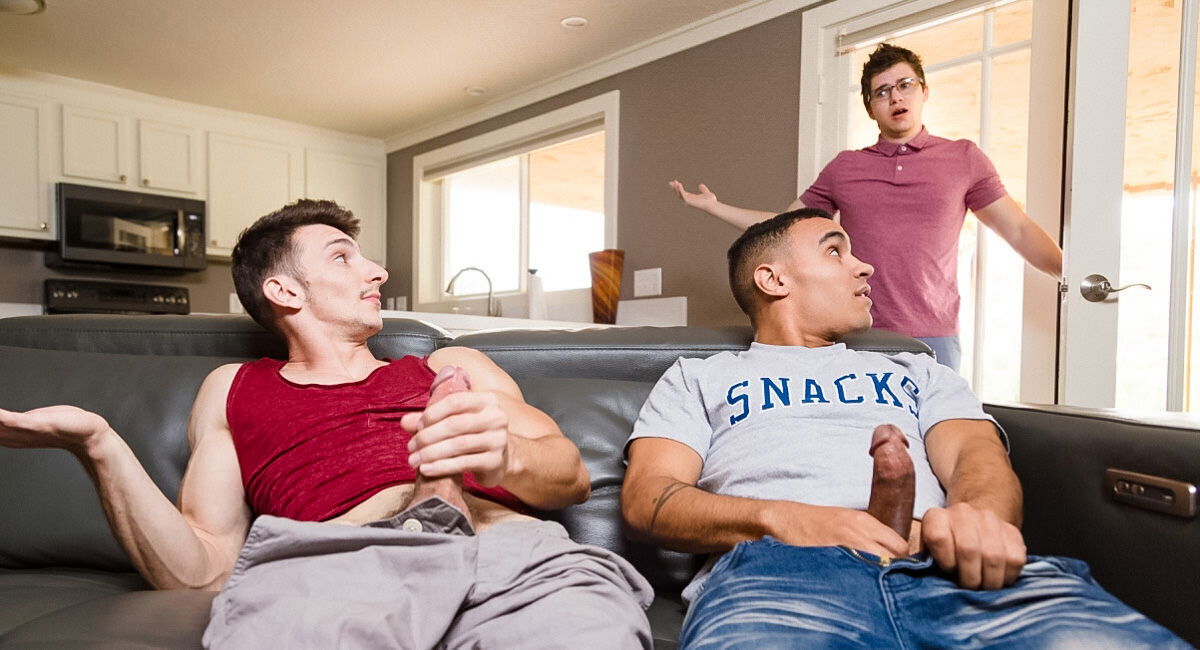 Anthony Moore & Will Braun & Michael Jackman in Roomie Arrangement - NextdoorWorld