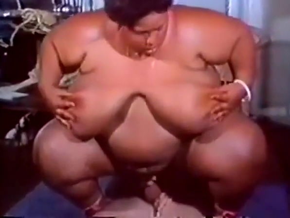 JUICY MAMA JAMA GOES HARDCORE WITH A HORNY WHITE DUDE