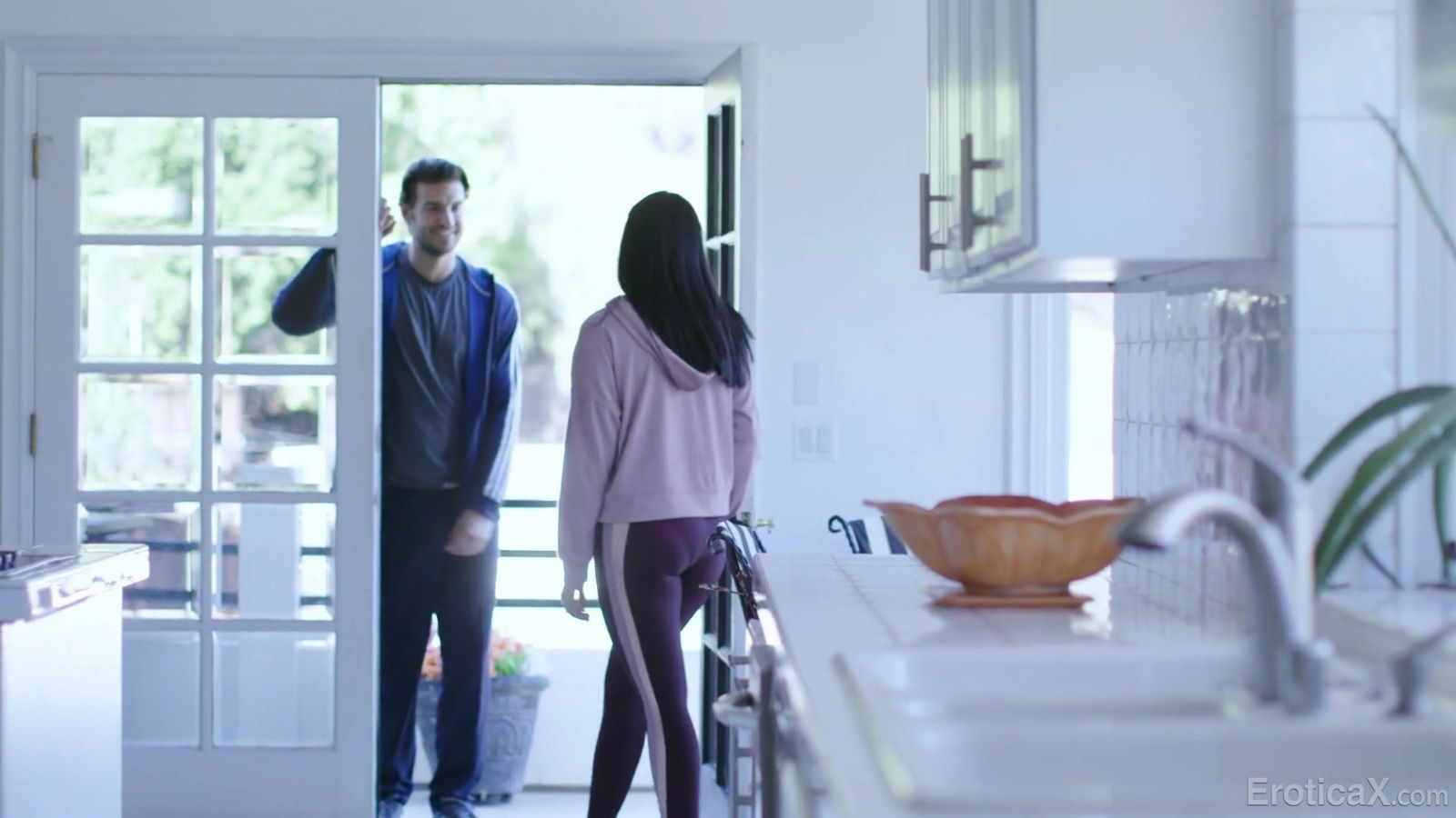 teen Violet Rain finally fucks personal trainer