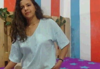 cute girl show black show nipples