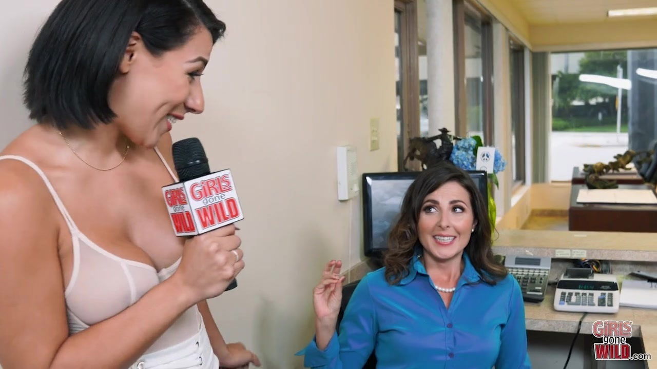 Crazy Sex Video - Helena Squirts At The Office!