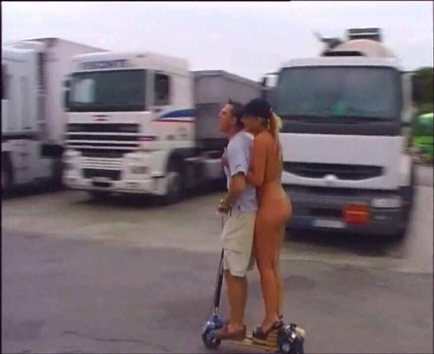 French Nude Roller on Drivestop