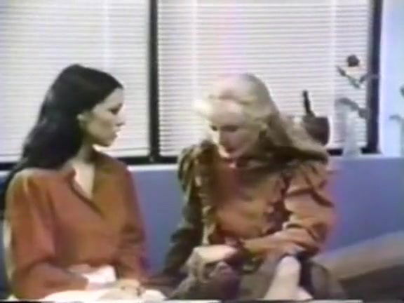 Hyapatia Lee is Lesbian in the Lounge