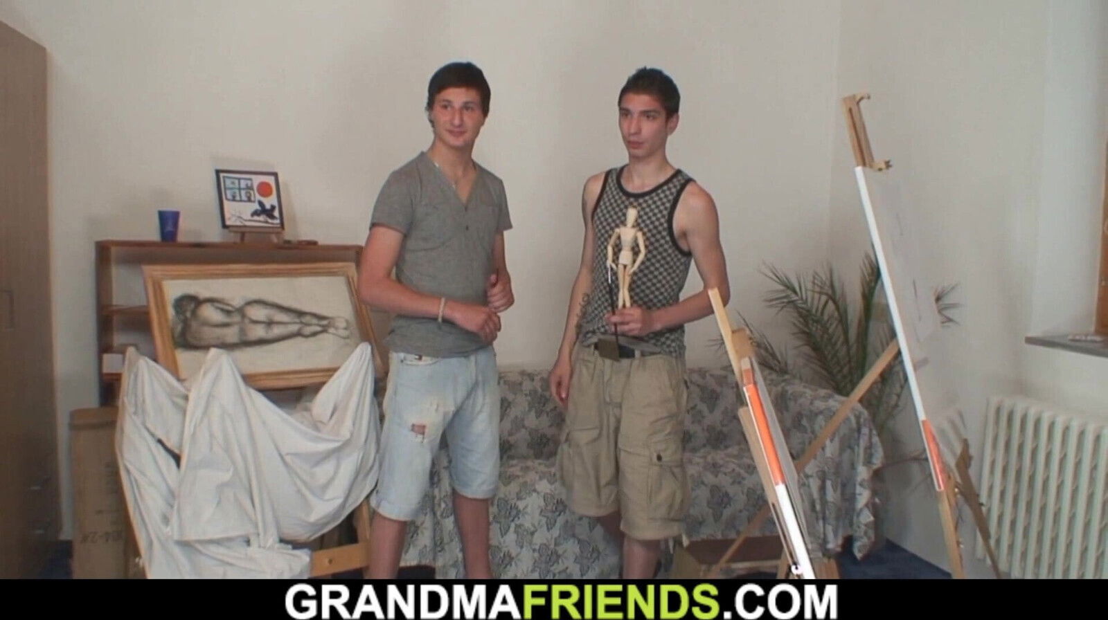 Young boys bang nude lady from both sides