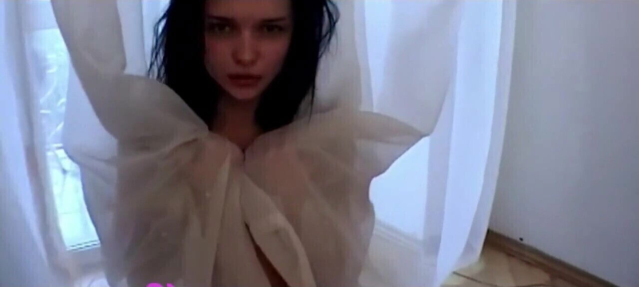 BUSTY BABE KATIE FEY GETS TOTALLY NUDE GRINDS HER PUSSY!