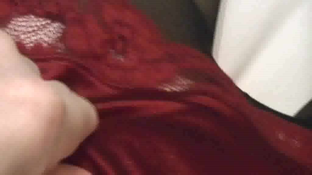 jolie petite nuisette en satin et fond de robe a nylon