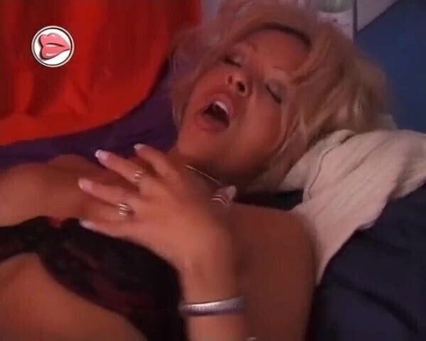 Planet Nadia S1E7 Amelia Luurves Nadia's Squat